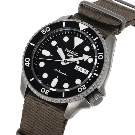 Seiko 5 Sports SRPD65K4