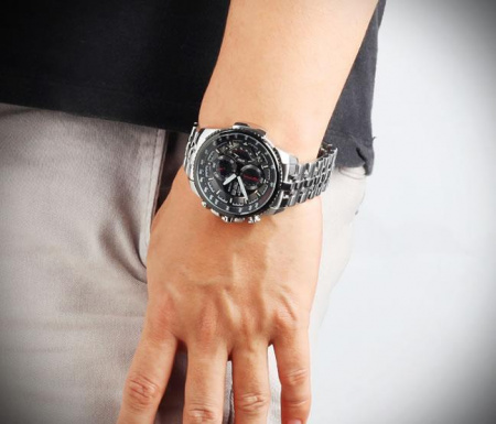 Casio Edifice EF-558D-1A