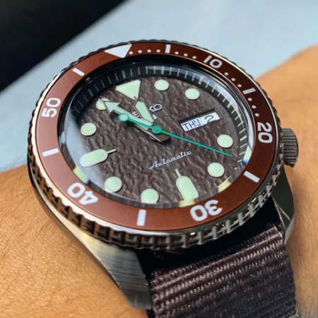 Seiko 5 Sports SRPD85K1