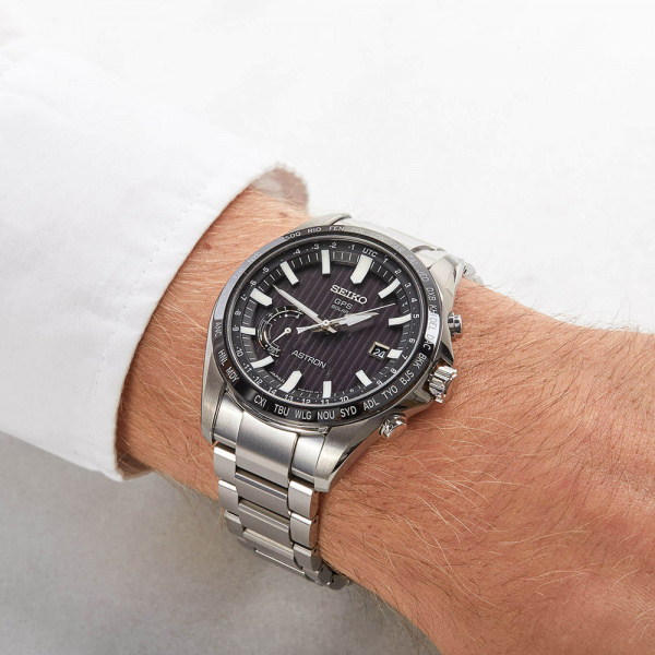 Seiko Astron SSE161J1