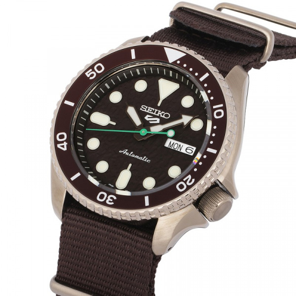 Seiko 5 Sports SRPD85K1
