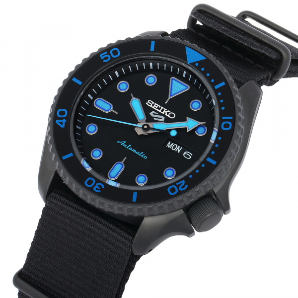 Seiko 5 Sports SRPD81K1